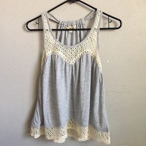 💚🤑Demeanor Light Gray Tank Top with Lace